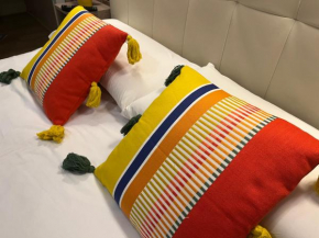 Y Sleep and enjoy Madrid center